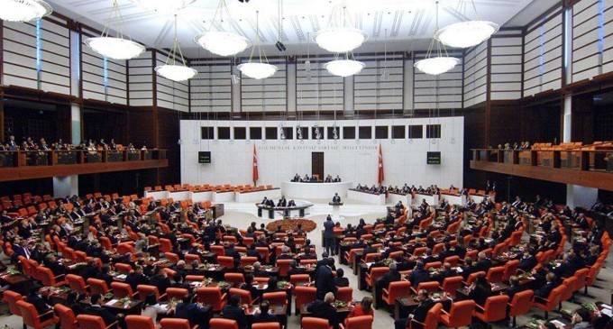 AKP’li Tunç’tan görevinin ilk gününde HDP’ye ayrımcılık