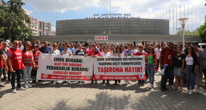 İzmir Büyükşehir Belediyesi işçilerinden uyarı eylemi