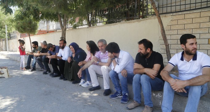 Adalet Nöbeti’ni sürdüren Şenyaşar ailesine bayram ziyaretleri