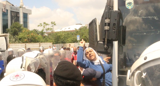 Tutuklu yakınları İstanbul Adliyesi’nden haykırdı: Adalet arıyoruz