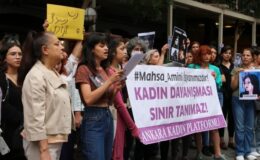 Ankara’dan İran’a: Siyah örtüleri yakan kadınlara ses veriyoruz
