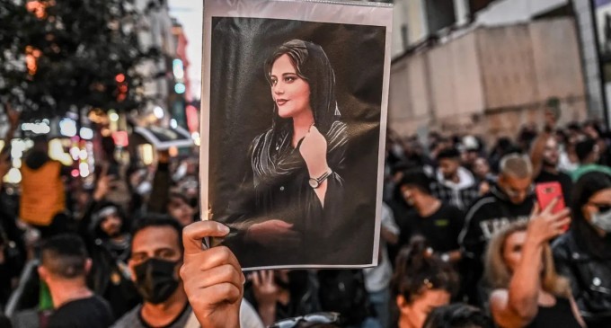 Kürt kadın aktivist: İran sokaklarında öfke ve halk hareketi çok güçlü