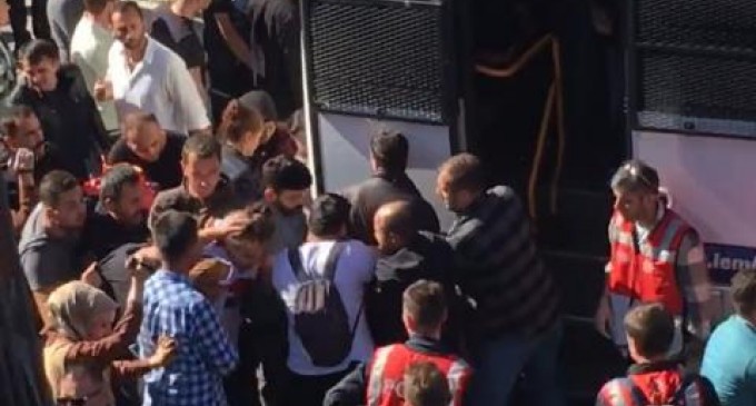 Sarıgazi Halk Festivali’nin yasaklanmasını protesto edenlere saldırı