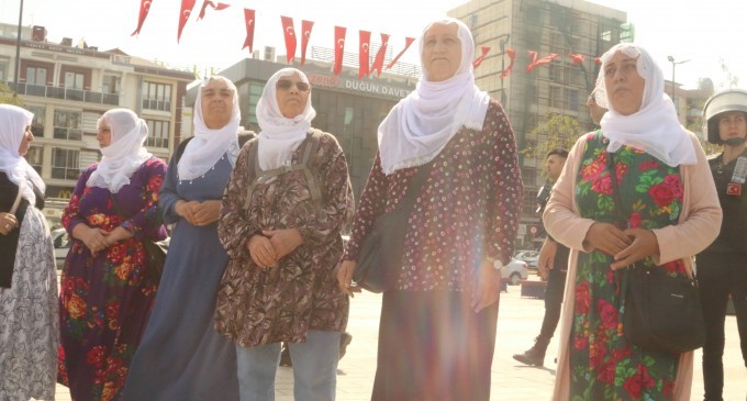 Tutuklu yakınları Bağcılar Meydanı’nda: Adalet arıyoruz