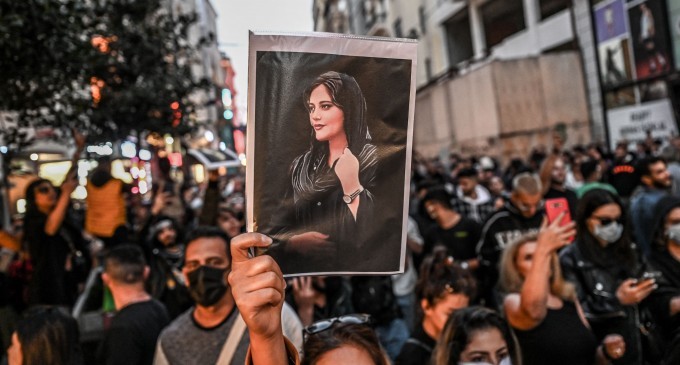Jîna Eminî’yi dünyaya duyuran gazetecilere rejim baskısı