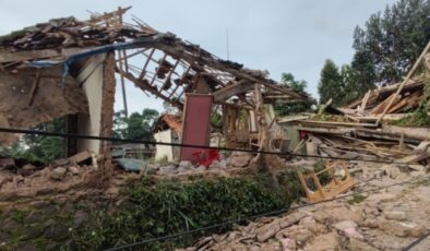 Endonezya’daki depremde ölü sayısı 310’a çıktı