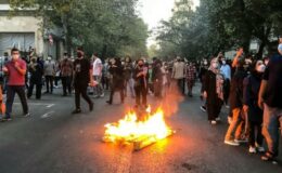 İran’da devrimin ayak sesleri yükseliyor