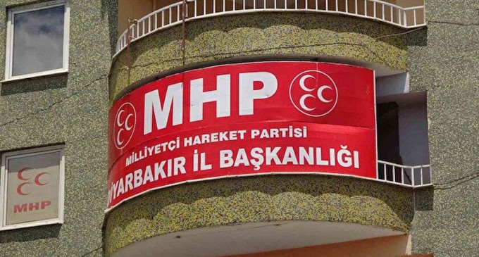 MHP’li 5 ilçe başkanı istifa etti