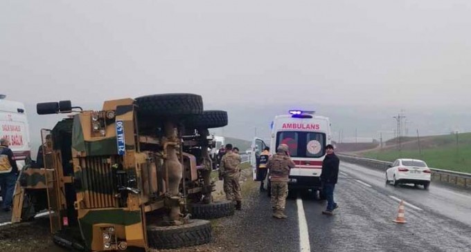 Amed’te askeri araçta kaza: 6 asker yaralı