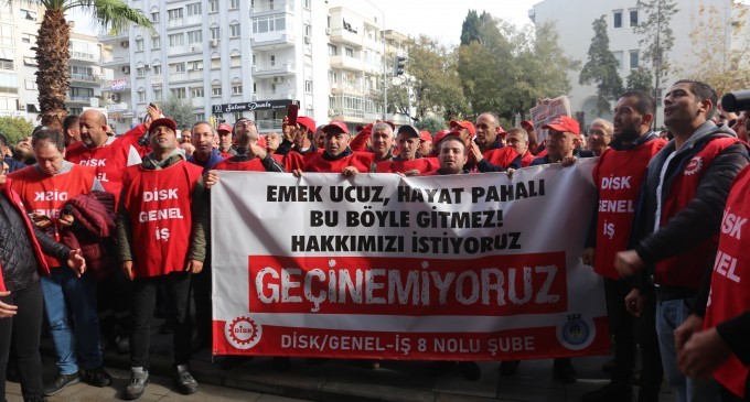 Karşıyaka Belediyesi’nde maaş protestosu