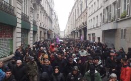 Paris’te on binler katliamı protesto ediyor