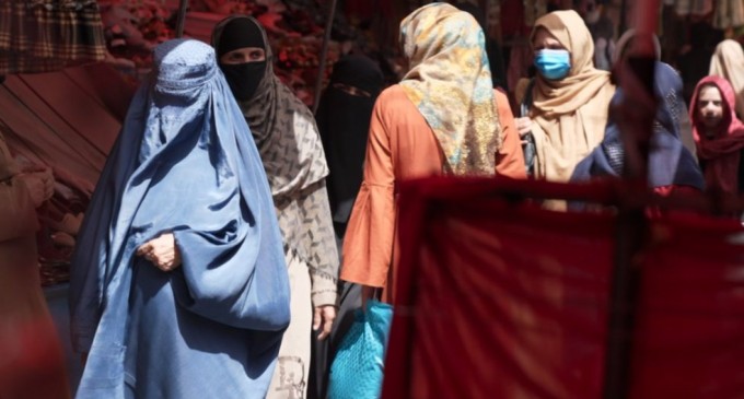 Taliban kadınların üniversiteye gitmesini yasakladı
