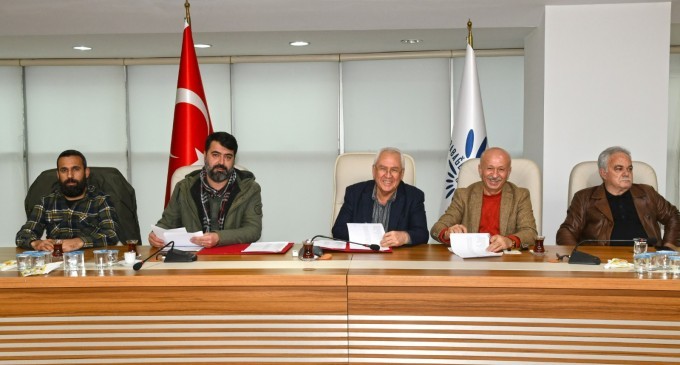 İzmir’de 2 belediye TİS imzaladı