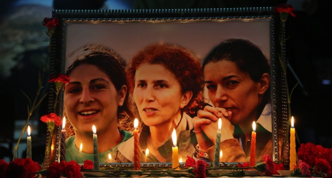 Paris’te katledilen kadınlar anıldı: Hesap verecekler