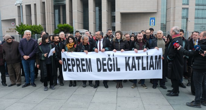 Hukukçular Erdoğan ve diğer sorumlular hakkında suç duyurusunda bulundu
