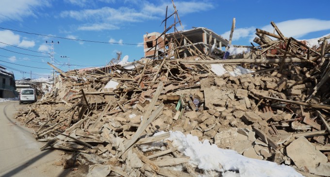 Meletî’de deprem soruşturmasında 25 kişi tutuklandı