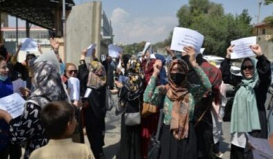 Afganistanlı kadınlar Taliban’ı protesto etti