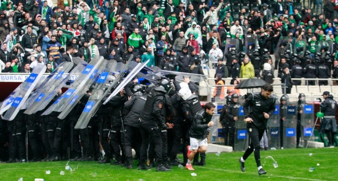 Bursaspor’a 9 maç seyircisiz oynama cezası