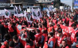 Cengiz Holding önünde işçi protestosu