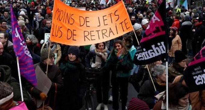 Fransa’da emeklilik yasasına karşı referandum başvurusu