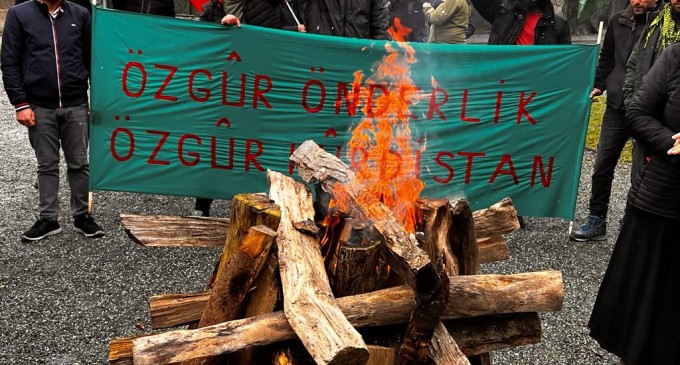 İsviçre’nin Chur kentinde Newroz ateşi
