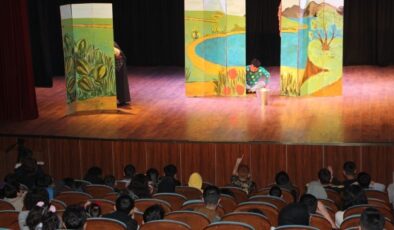 Kürtçe çocuk oyunu ‘Nisko’ seyircisiyle buluştu