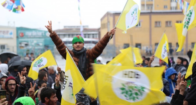 Qoser’de 7’den 70’e Newroz’a: Öcalan’a özgürlük