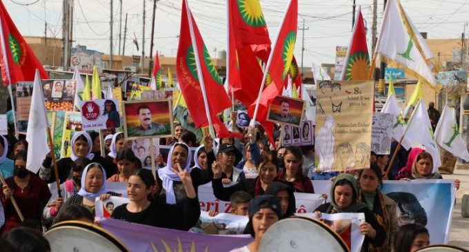 Şengal’de Êzidi ve Arap kadınlardan 8 Mart yürüyüşü