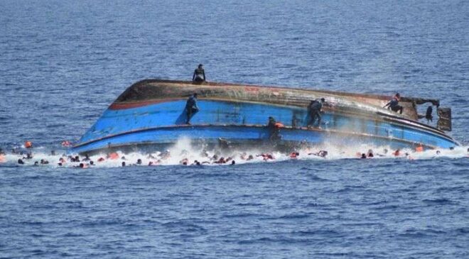 Tunus’ta mülteci teknesi battı: 34 kişi kayıp