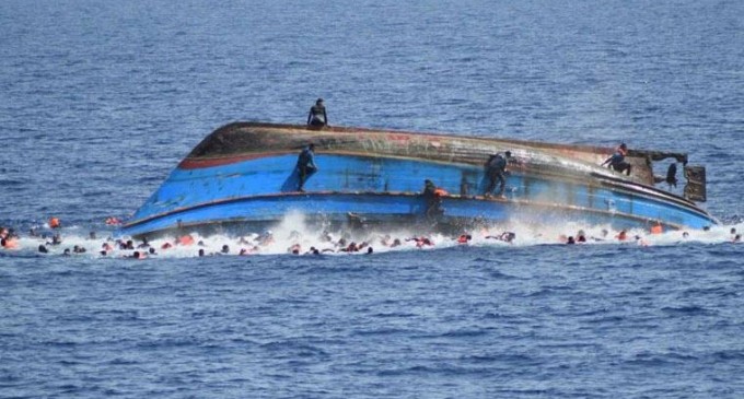 Tunus’ta mülteci teknesi battı: 34 kişi kayıp