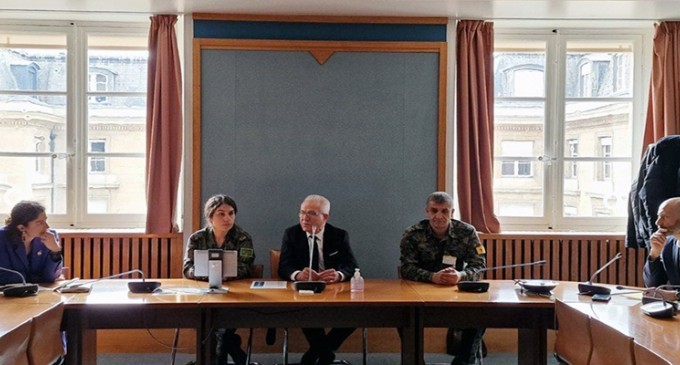 Kuzey ve Doğu Suriye askeri heyeti, Fransa Parlamentosu’nun oturumuna katıldı