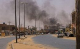 Sudan’da çatışmalar sürüyor: ABD elçiliğini kapattı, Irak çalışanlarını çekti