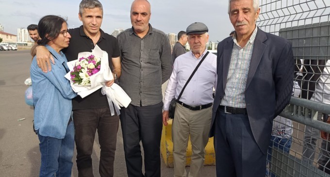 Ağır hasta tutuklu Özkan’a refakat eden oğlu tahliye edildi
