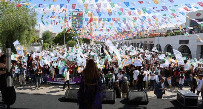 Aydeniz: Tecride ses çıkarmayanlar Kurdistan’a gelmesin<br>Sancar: Özgürlüğe giden yoldaki kapıları biz açacağız