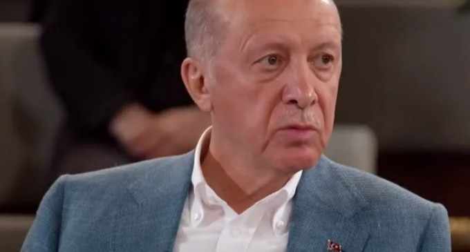 Erdoğan gazetecilerin cezaevinde olduğunu inkar etti