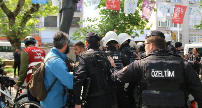 Kadın mitingi sonrası polis şiddeti: 4 gözaltı