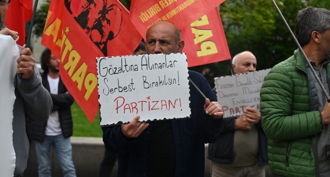 Partizan’a yönelik operasyon Zürih’te protesto edildi